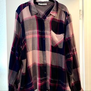 Maurice’s Black/Red/Pink Plaid Button Down Flannel